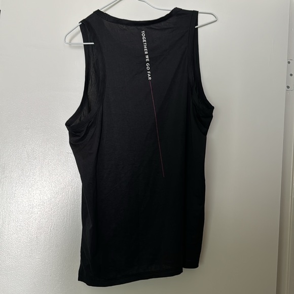 Peloton tank size large - Picture 6 of 8